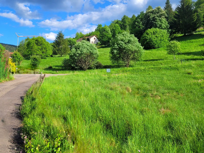 A SAISIR ! TRES BEAU TERRAIN A BÂTIR AV VUE DEGAGEE